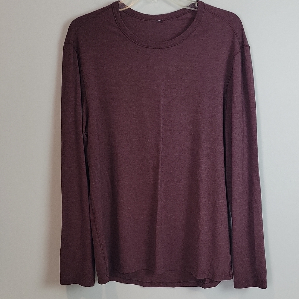 Lululemon men's burgundry red crew neck long sleeve shirt Medium